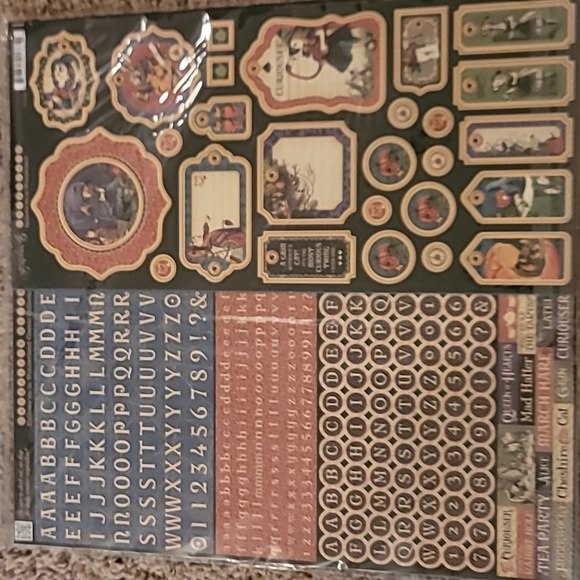 Deluxe Collector's Edition Halloween in Wonderland collection - Picture 7 of 7